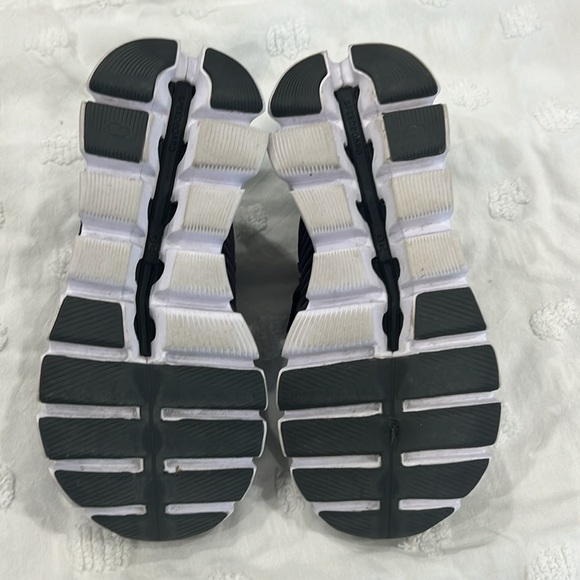 ON Cloudswift Sneakers SZ 6 women Shark / Shadow - Picture 9 of 15